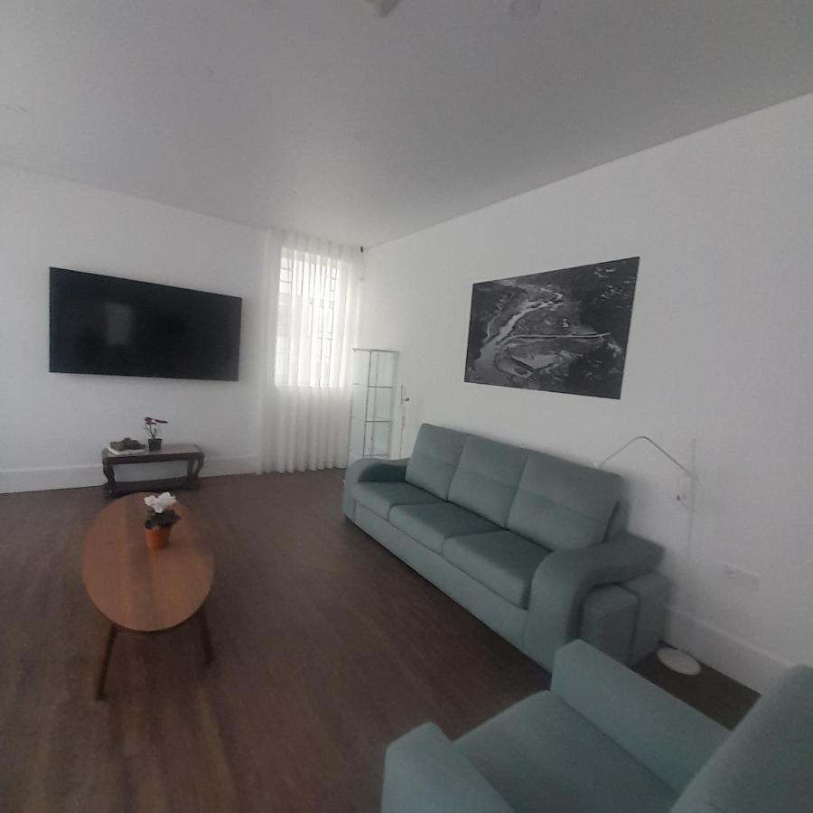 Douro B&B Avenida เรเซนด์ ภายนอก รูปภาพ