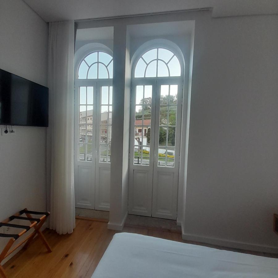 Douro B&B Avenida เรเซนด์ ภายนอก รูปภาพ
